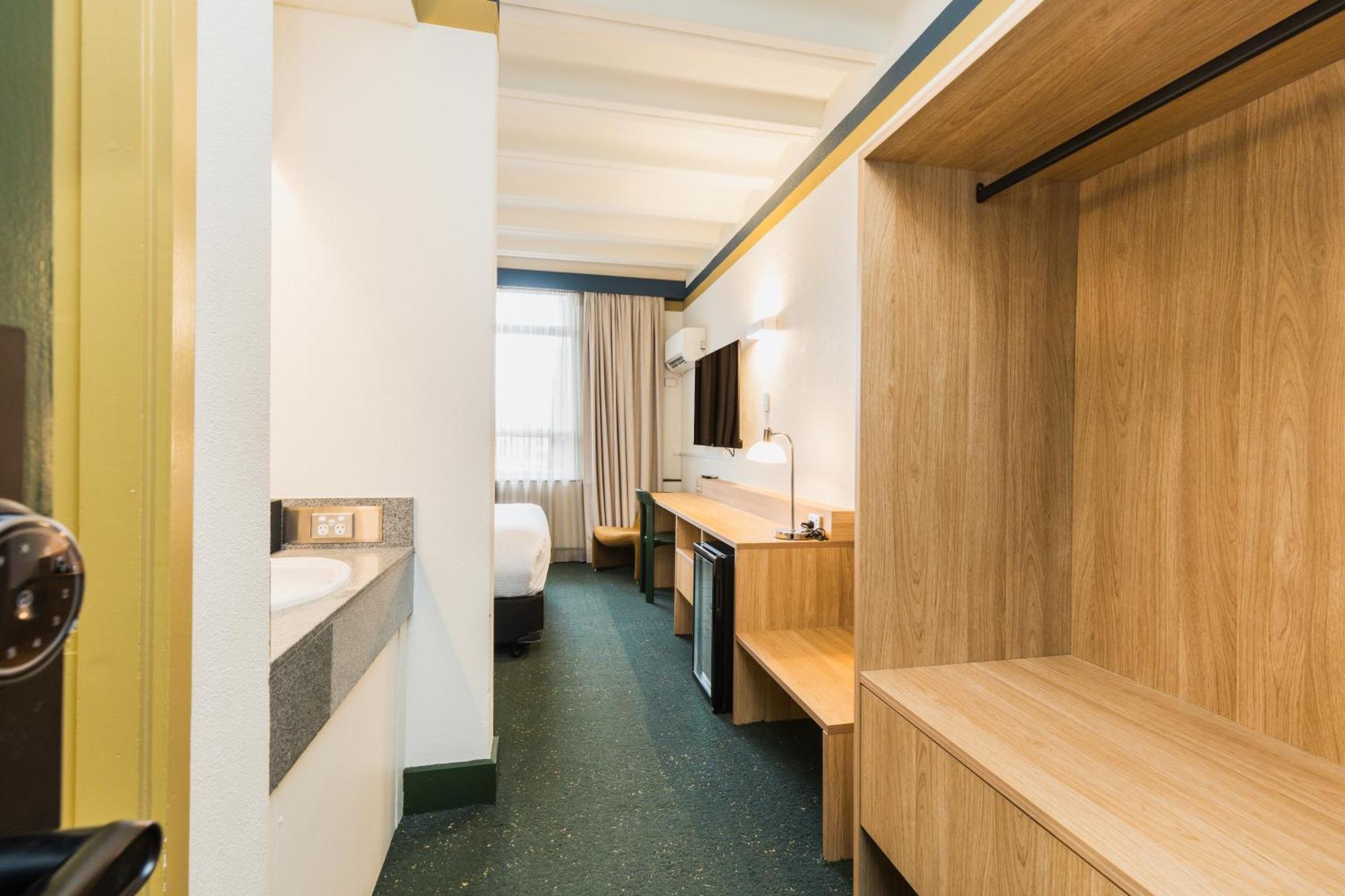 Statesman Hotel Canberra Kamer foto